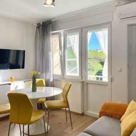Apartment Suncani Stan U Gradu *