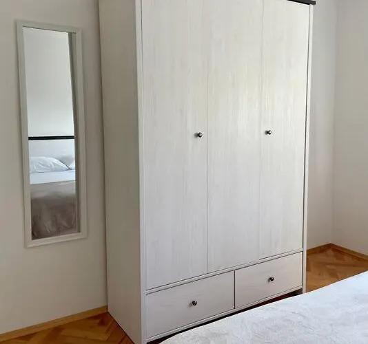 公寓 Suncani Stan U Gradu *